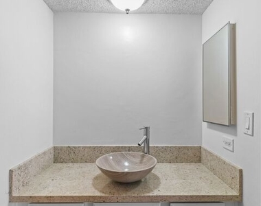 10535 Wilshire Boulevard - Photo Thumbnail 34