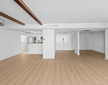 10535 Wilshire Boulevard - Photo Thumbnail 10