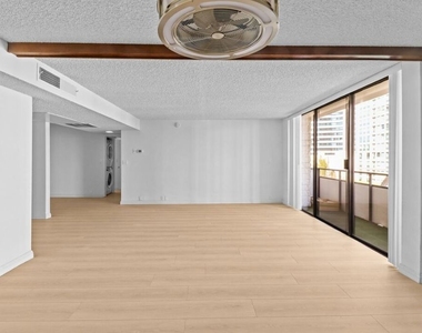 10535 Wilshire Boulevard - Photo Thumbnail 8
