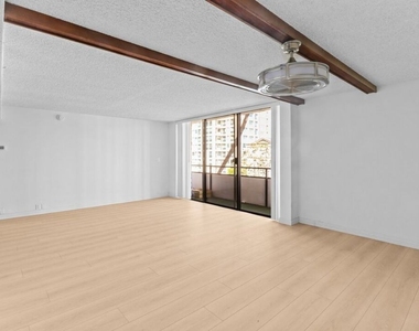 10535 Wilshire Boulevard - Photo Thumbnail 7