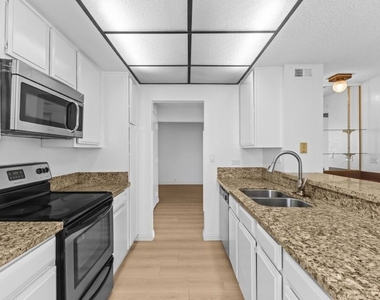 10535 Wilshire Boulevard - Photo Thumbnail 2