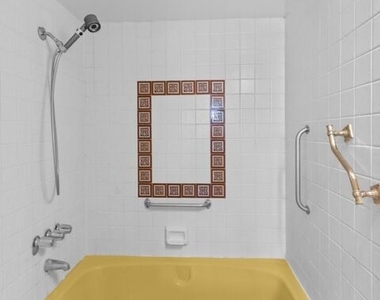 10535 Wilshire Boulevard - Photo Thumbnail 37