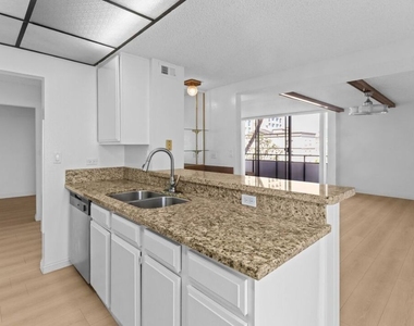 10535 Wilshire Boulevard - Photo Thumbnail 4