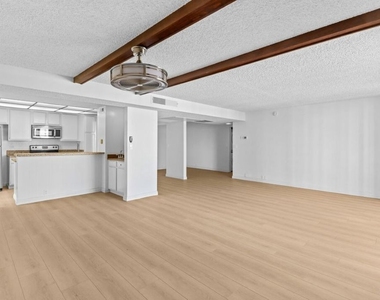 10535 Wilshire Boulevard - Photo Thumbnail 9