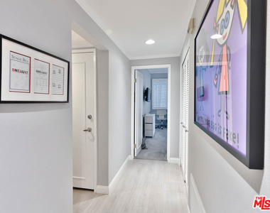 8455 Fountain Avenue - Photo Thumbnail 7