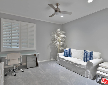 8455 Fountain Avenue - Photo Thumbnail 9