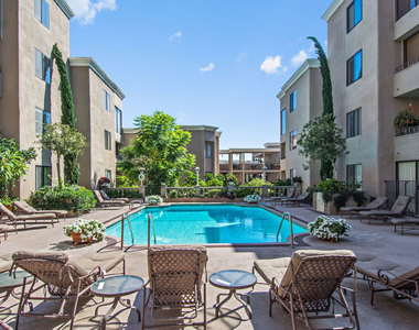 8455 Fountain Avenue - Photo Thumbnail 20