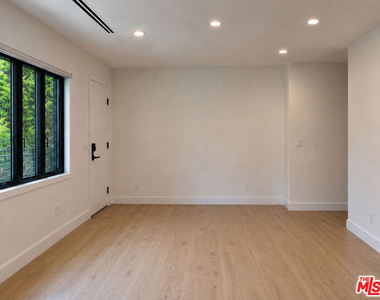 912 N Harper Avenue - Photo Thumbnail 11