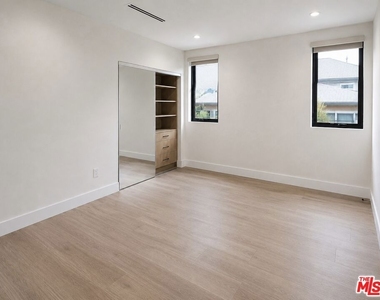 912 N Harper Avenue - Photo Thumbnail 13