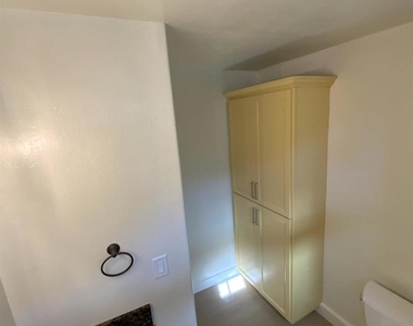 520 Glover Ave - Photo Thumbnail 25