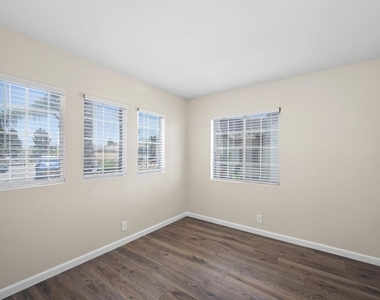 724 Cardona Ave - Photo Thumbnail 21