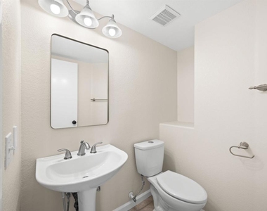 724 Cardona Ave - Photo Thumbnail 11