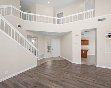 724 Cardona Ave - Photo Thumbnail 5