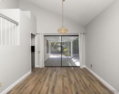 8733 Elford Ct - Photo Thumbnail 13