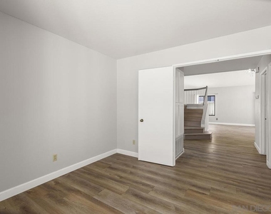 8733 Elford Ct - Photo Thumbnail 26
