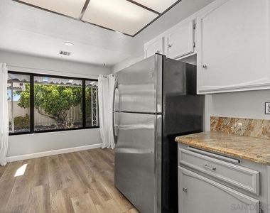 8733 Elford Ct - Photo Thumbnail 17