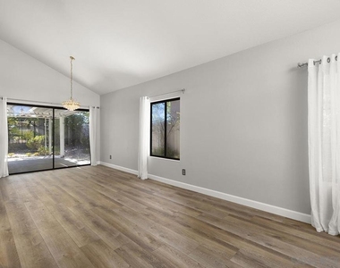 8733 Elford Ct - Photo Thumbnail 10