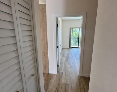 2527 Beryl St - Photo Thumbnail 34