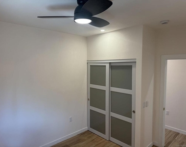 2527 Beryl St - Photo Thumbnail 33