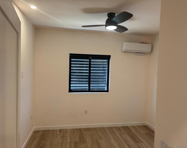 2527 Beryl St - Photo Thumbnail 30
