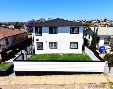 3934 Marine View Ave - Photo Thumbnail 4