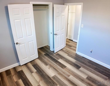 3934 Marine View Ave - Photo Thumbnail 23