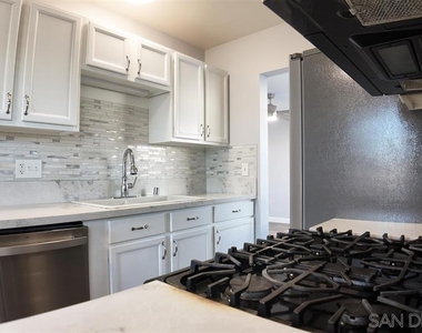 3934 Marine View Ave - Photo Thumbnail 14