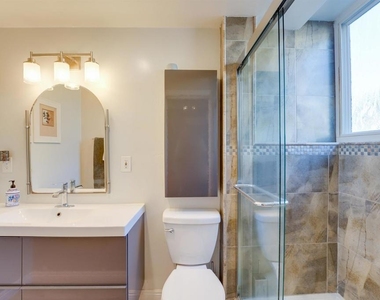 3920 Riviera Dr - Photo Thumbnail 9