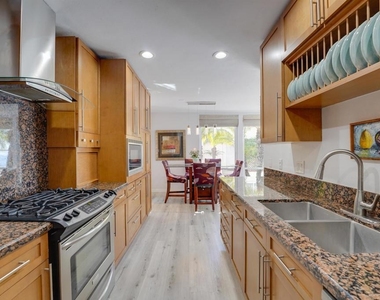 3920 Riviera Dr - Photo Thumbnail 3