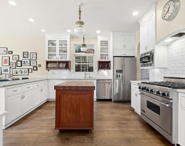 537 N June Street - Photo Thumbnail 5