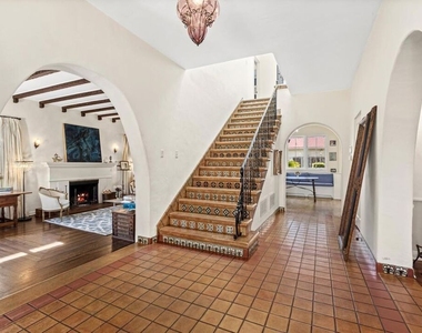 537 N June Street - Photo Thumbnail 3