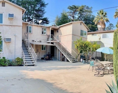 5728 Hazeltine Avenue - Photo Thumbnail 1