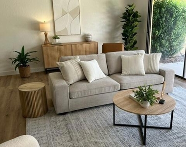 77640 Woodhaven Drive N - Photo Thumbnail 5