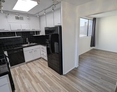 425 Bradshaw Lane - Photo Thumbnail 2