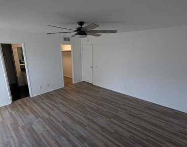 425 Bradshaw Lane - Photo Thumbnail 12