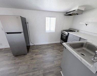 66321 Buena Vista Avenue - Photo Thumbnail 2