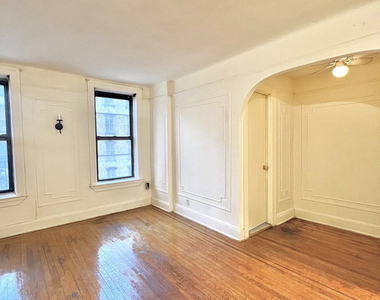  East 61st Street - Photo Thumbnail 3