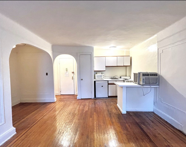  East 61st Street - Photo Thumbnail 1