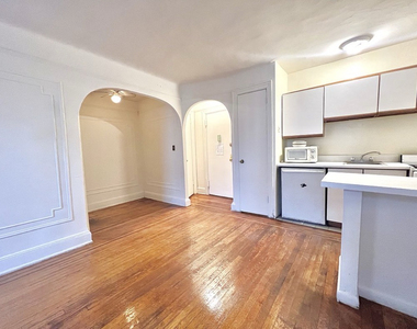  East 61st Street - Photo Thumbnail 2