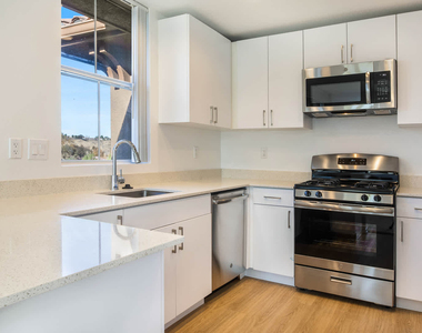 27105 Silver Oak Lane - Photo Thumbnail 5