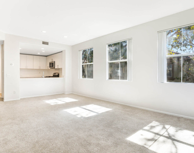 27105 Silver Oak Lane - Photo Thumbnail 8