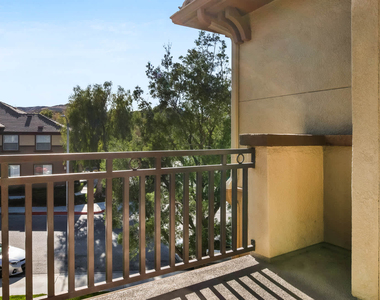 27105 Silver Oak Lane - Photo Thumbnail 43
