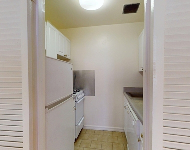 107 West 69th Street - Photo Thumbnail 2