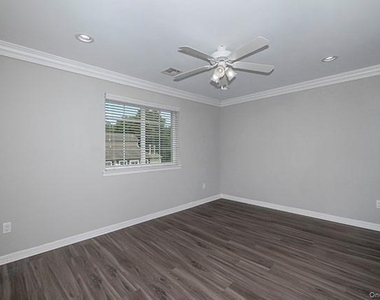 5000 Townhouse Drive - Photo Thumbnail 10