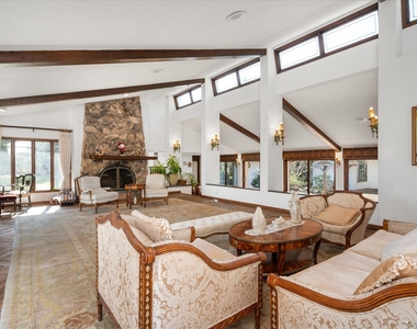8 Plaka Court - Photo Thumbnail 6