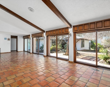 8 Plaka Court - Photo Thumbnail 9