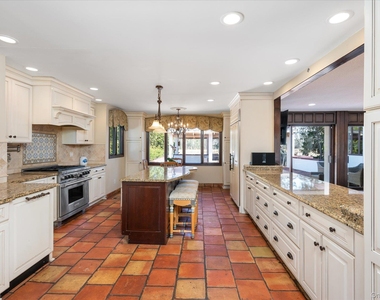 8 Plaka Court - Photo Thumbnail 12