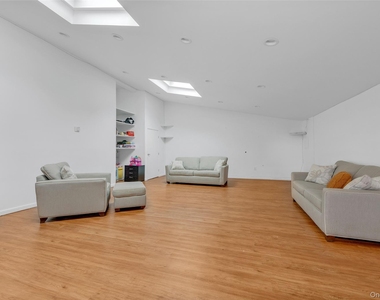 8 Plaka Court - Photo Thumbnail 28