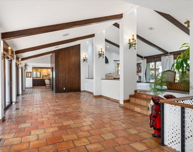 8 Plaka Court - Photo Thumbnail 10