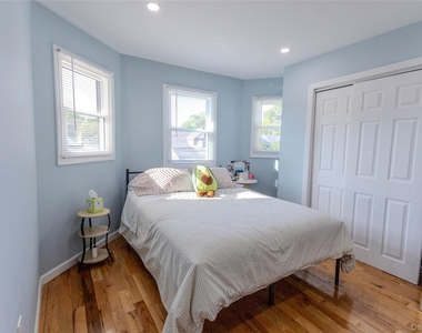 55 Henry Street - Photo Thumbnail 9